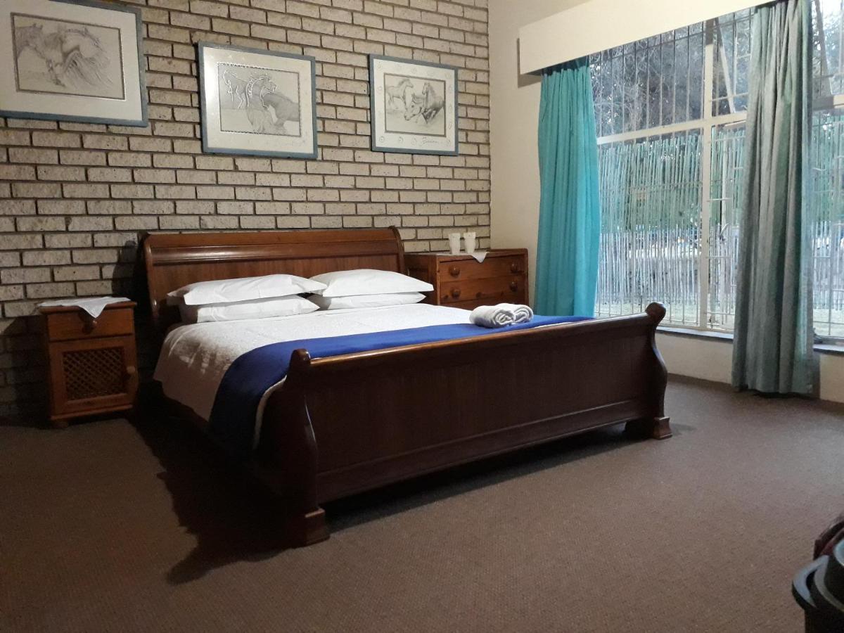 Die Plasie On-Suite Rooms Hartbeespoort Extérieur photo